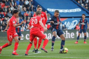 法甲焦点战：南特主场死守保级命脉，雷恩复仇战剑指三分