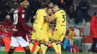 逆转惊险！AC米兰客场3-2击败都灵，强势登顶意甲榜首