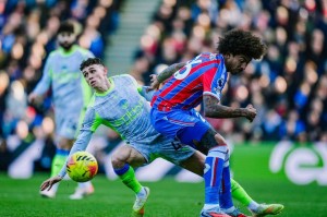 哈兰德逼近C罗纪录，福登4战7球，曼城3-0水晶宫让阿森纳大失所望