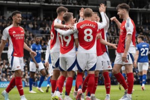 足坛烽火：豪门激战，谁主沉浮？