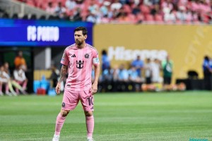梅西世界波助迈阿密2-1逆转波尔图，成功保留出线希望